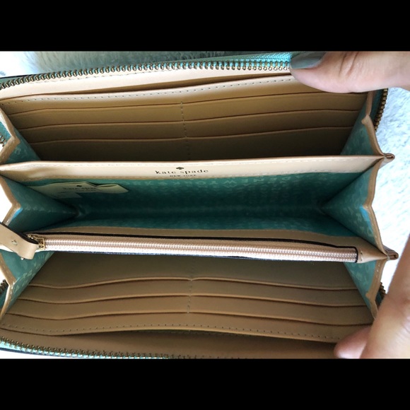 Kate Spade Wallet (great condition) - Picture 4 of 5